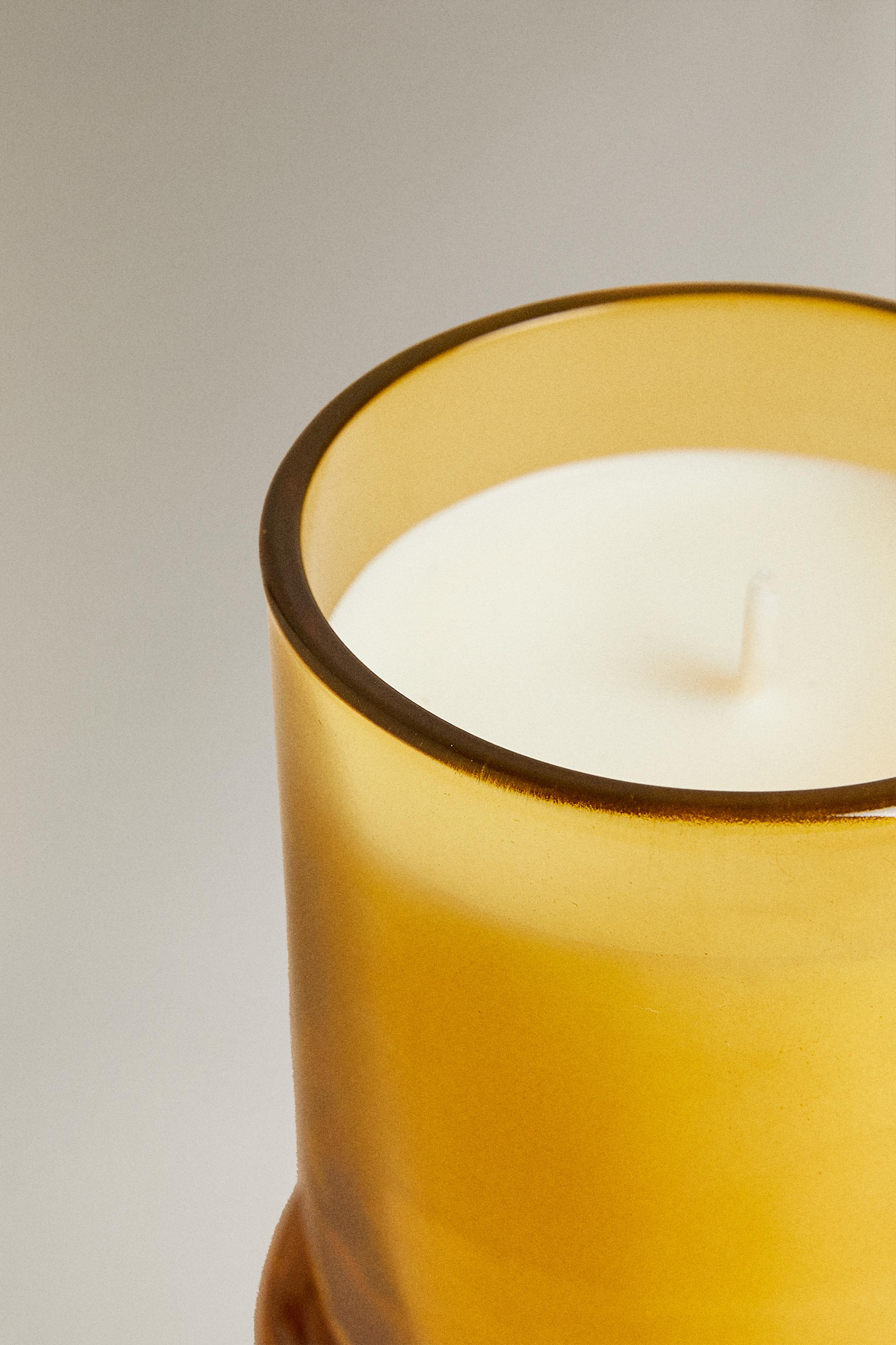 G) WHITE LOTUS SCENTED CANDLE